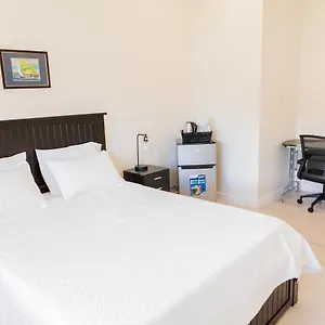 https://addison-lee-cayman-villa.comcaribbean.com
